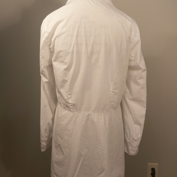 Classic white button down top - Picture 2 of 4